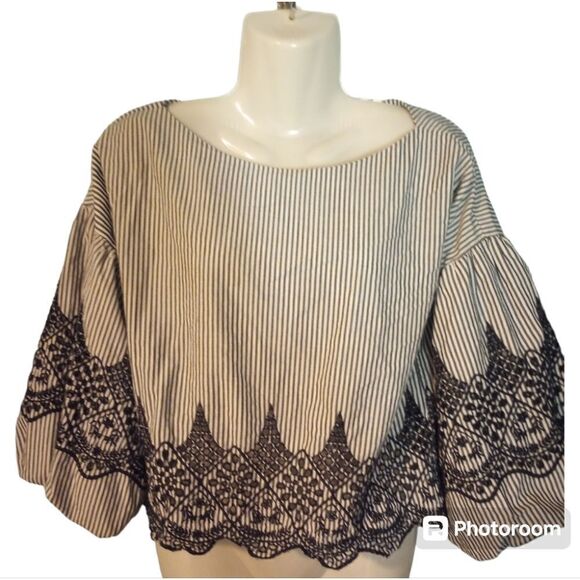 BCBG Maxazria balloon sleeve striped cropped blouse with eyelet lace t… - Picture 1 of 7